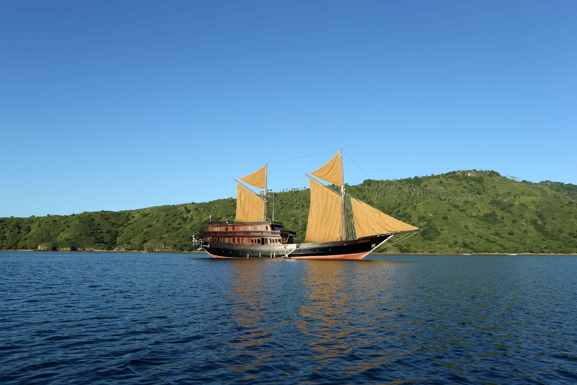 Alila purnama vessel