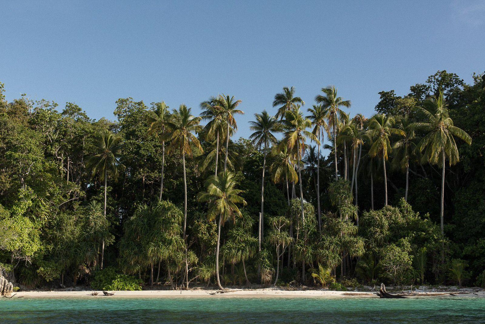 raja ampat hidden beach