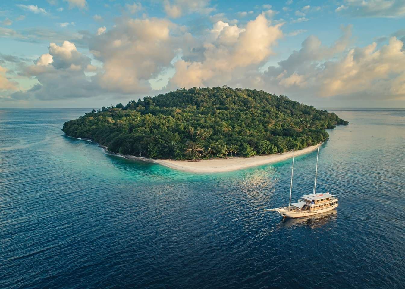 Fenides in Raja Ampat, Destination 