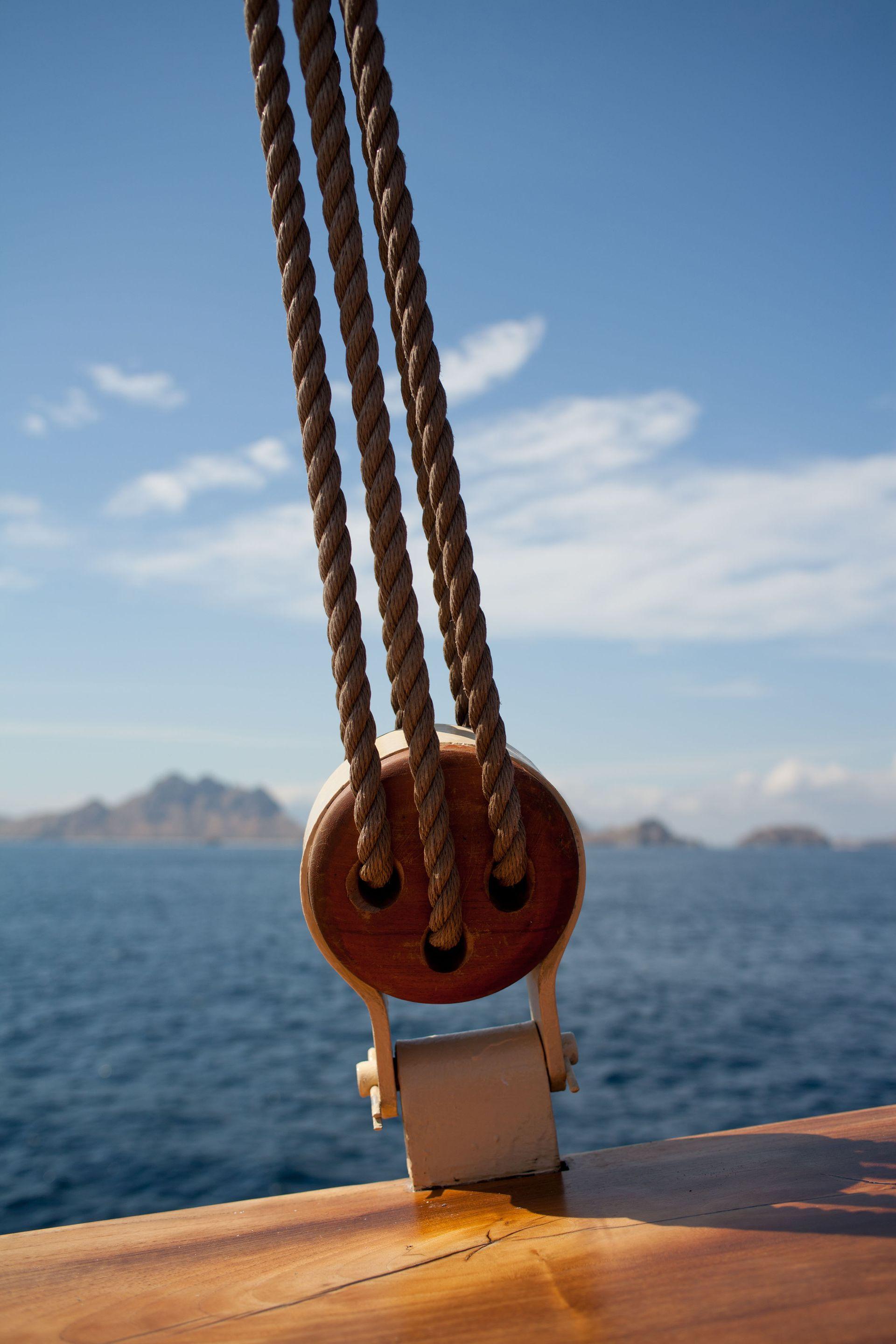 si datu bua boat with a good sea view, blue sea water