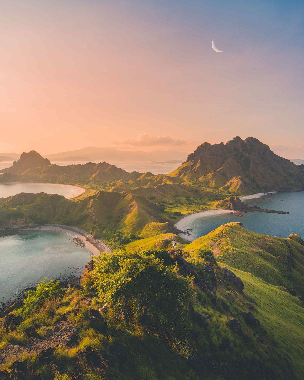 komodo national park, beautiful panoramic view, natural, experience with the yacht club indonesia